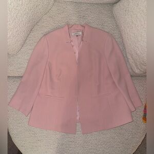 Kasper Pink Women's Collarless Hook Blazer size 16 Crepe Gorgeous! (Half a Suit)